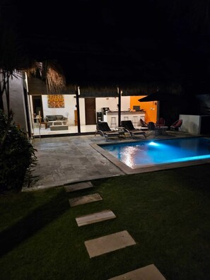 Outdoor pool - Villa with all comforts, close to the most beautiful spots on the island (ungasan)