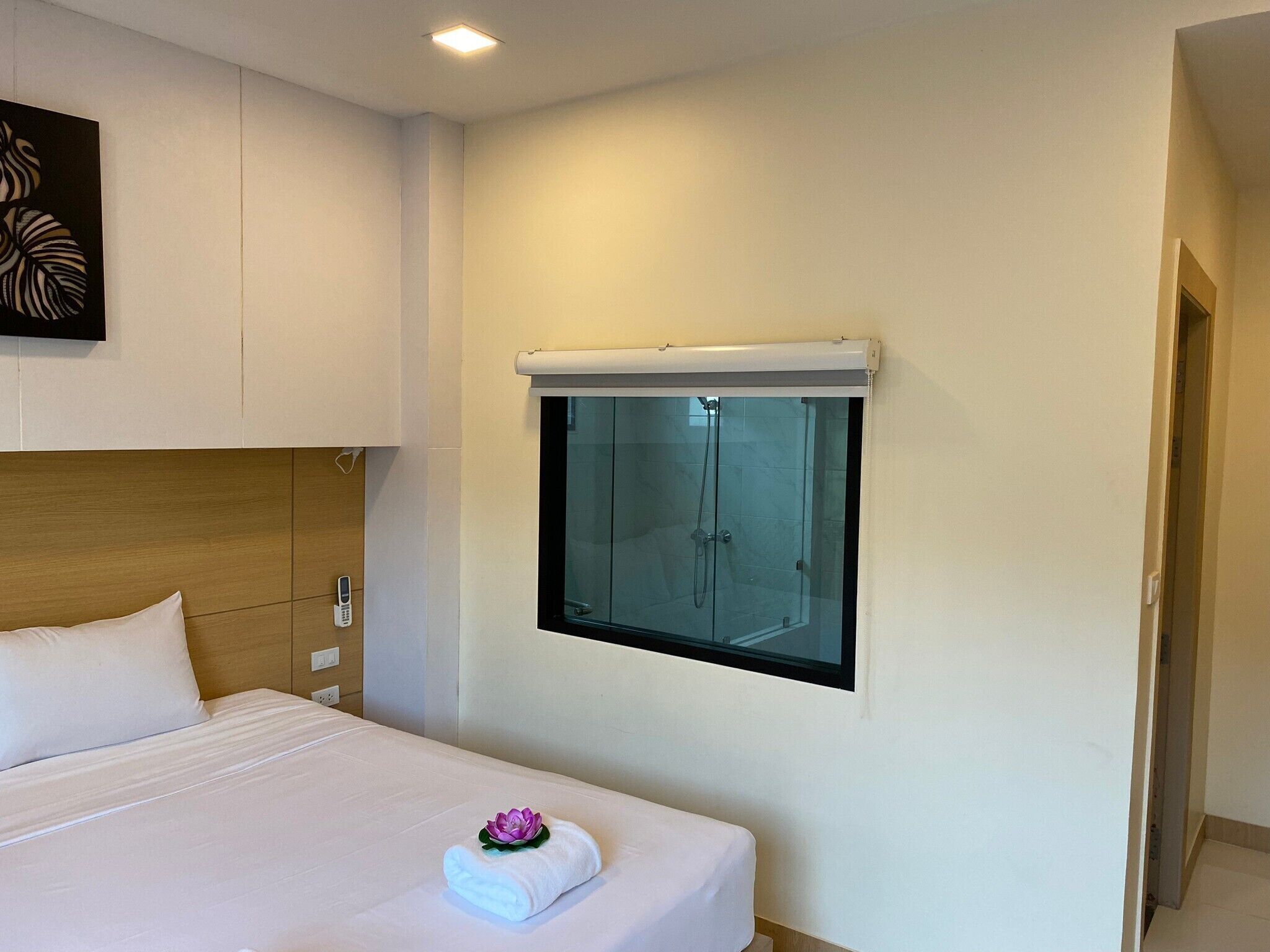 In-room safe, desk, laptop workspace, soundproofing