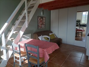 TV - Gite at Domaine de L'avène-tura (Avène)