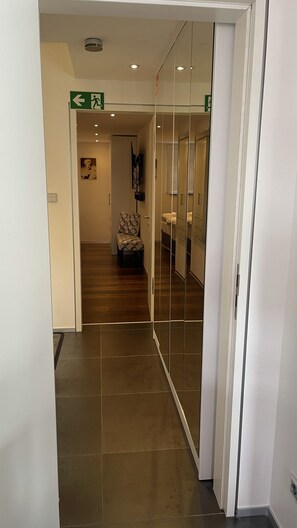 2 bedrooms, iron/ironing board, travel cot, free WiFi