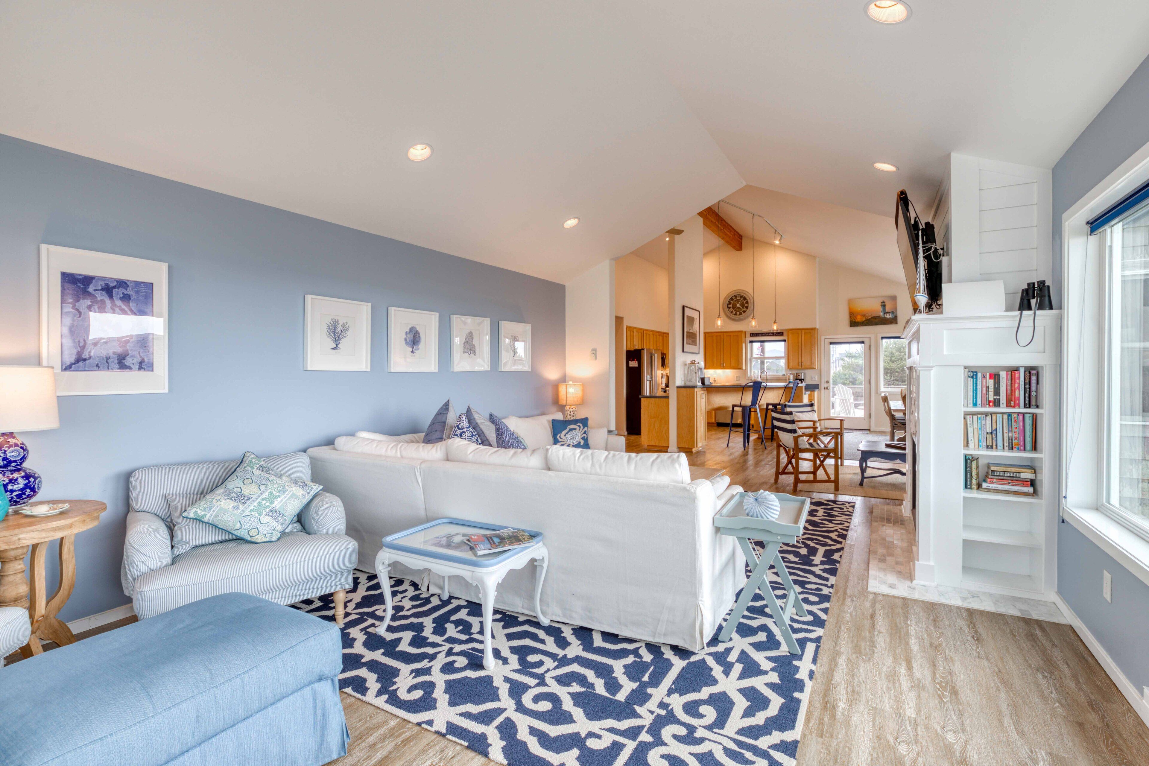 Serene, Spacious Manzanita Home Near Beach Has King Suite, Fabulous Great Room!