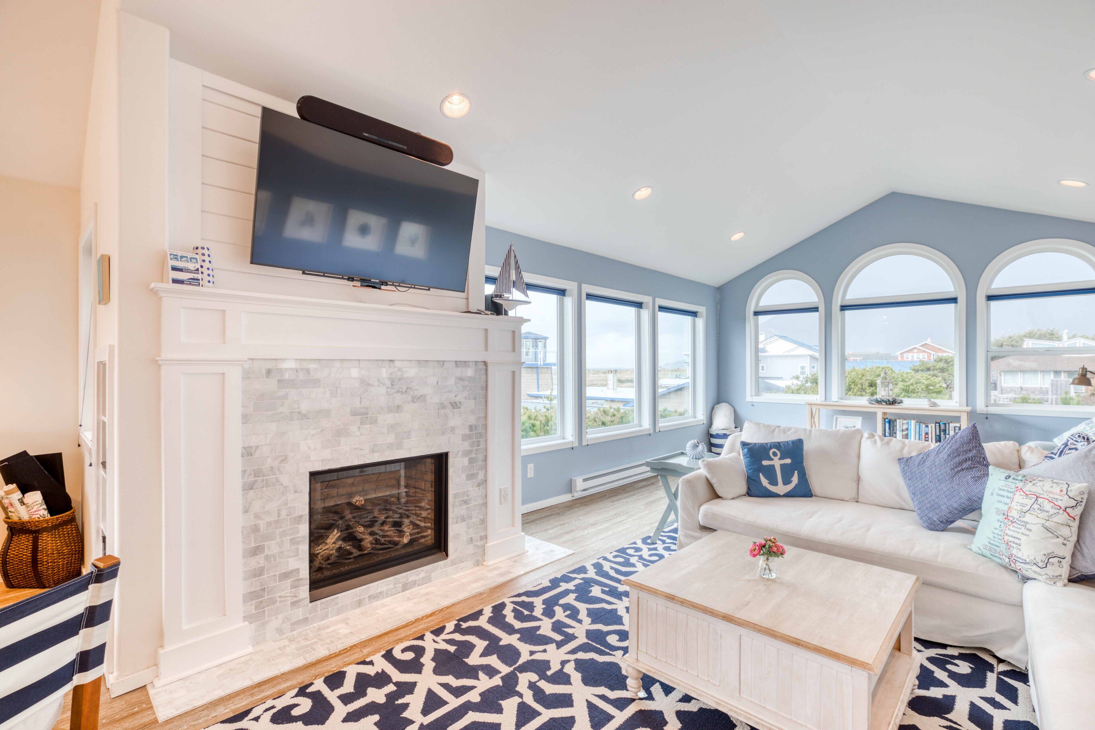 Serene, Spacious Manzanita Home Near Beach Has King Suite, Fabulous Great Room!