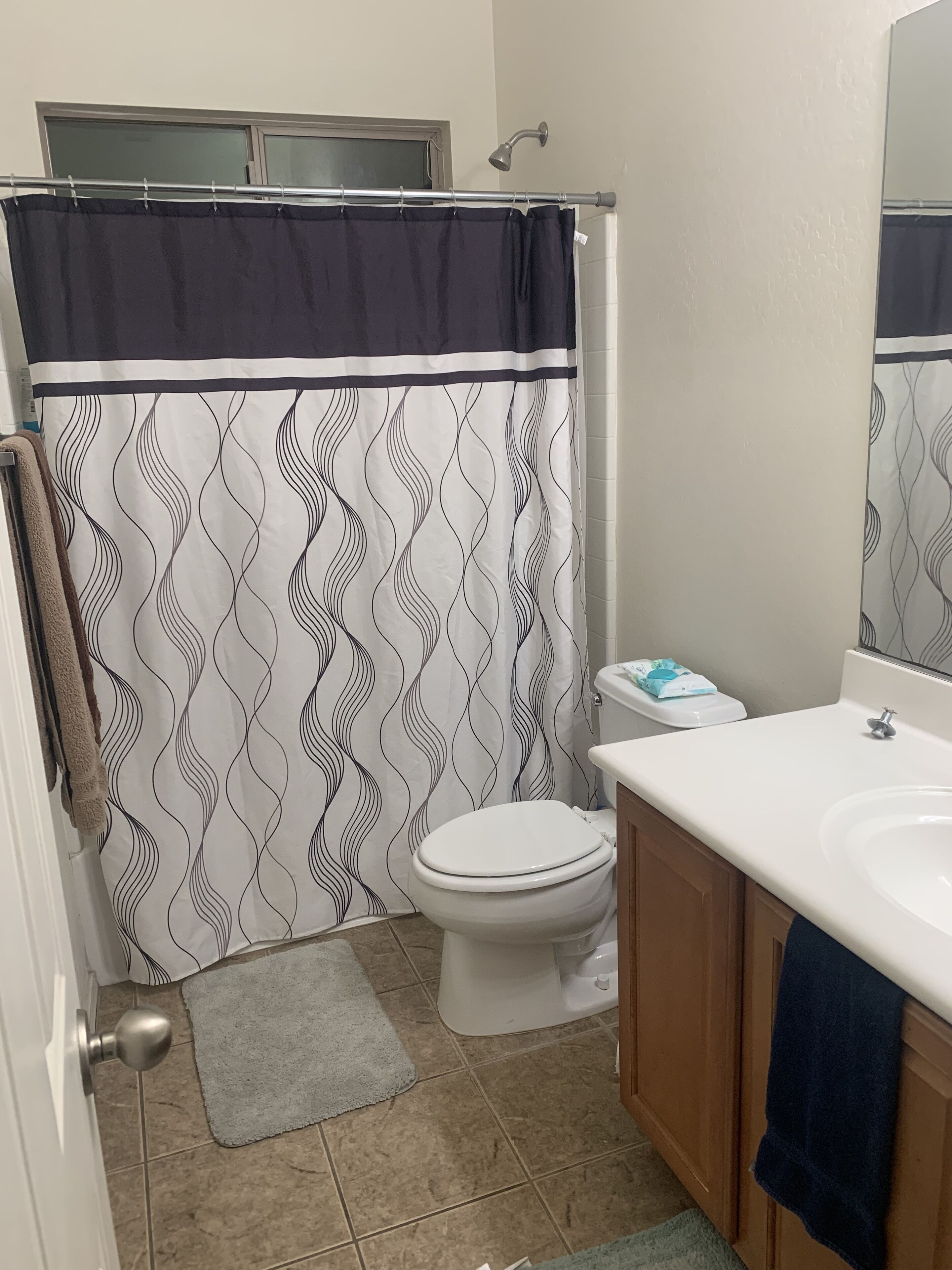 House with room for rent with pool table