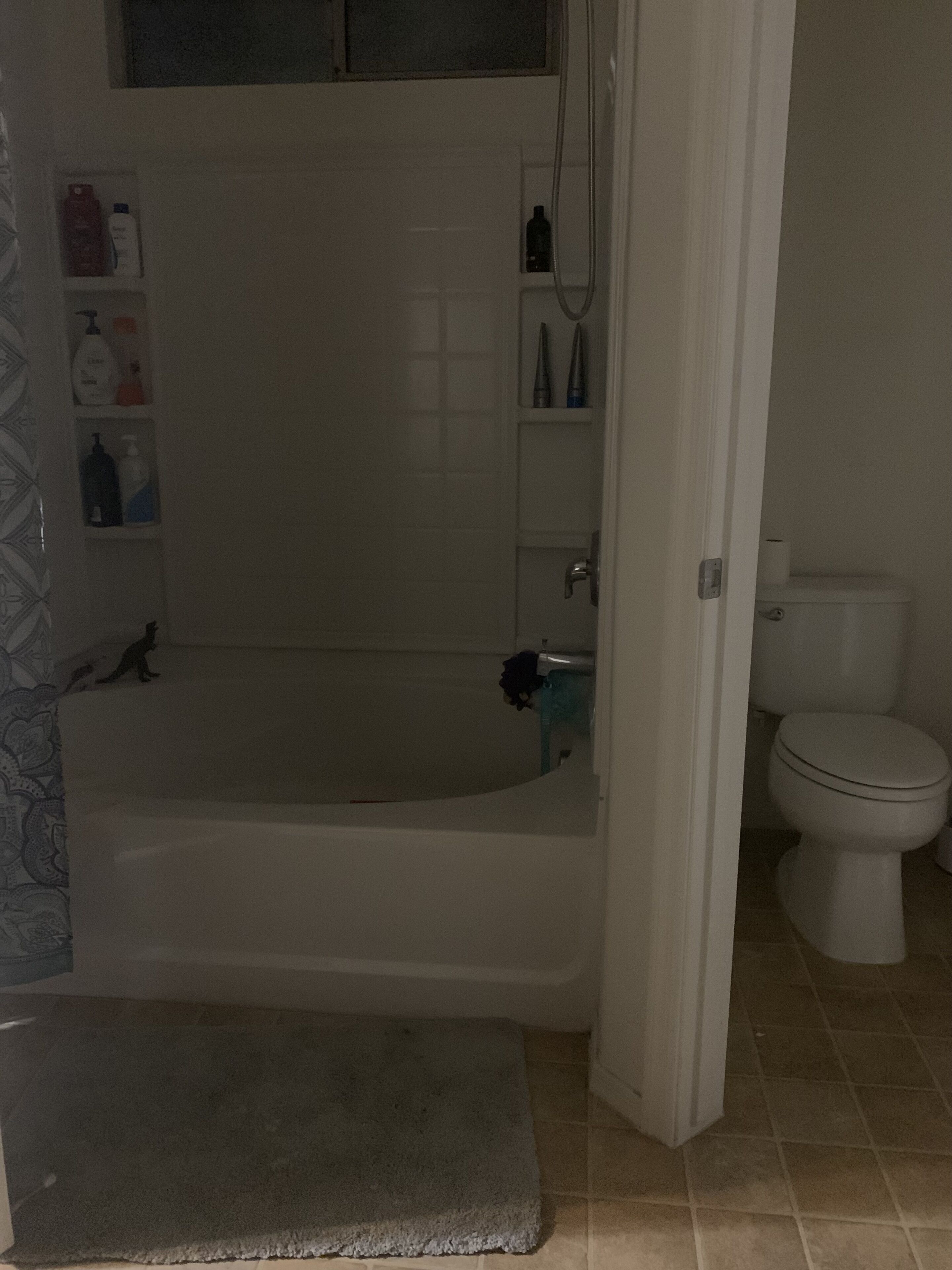 House with room for rent with pool table