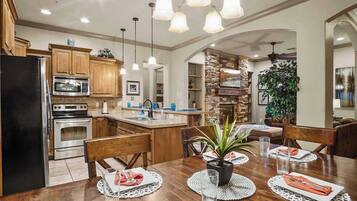 Appartement, meerdere bedden, balkon, uitzicht op bergen (Oasis Escape) | Dineren