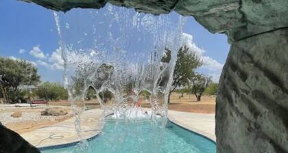 6 Bed 5 Bath Retreat at Possum Kingdom Lake. Pool! Hot Tub!