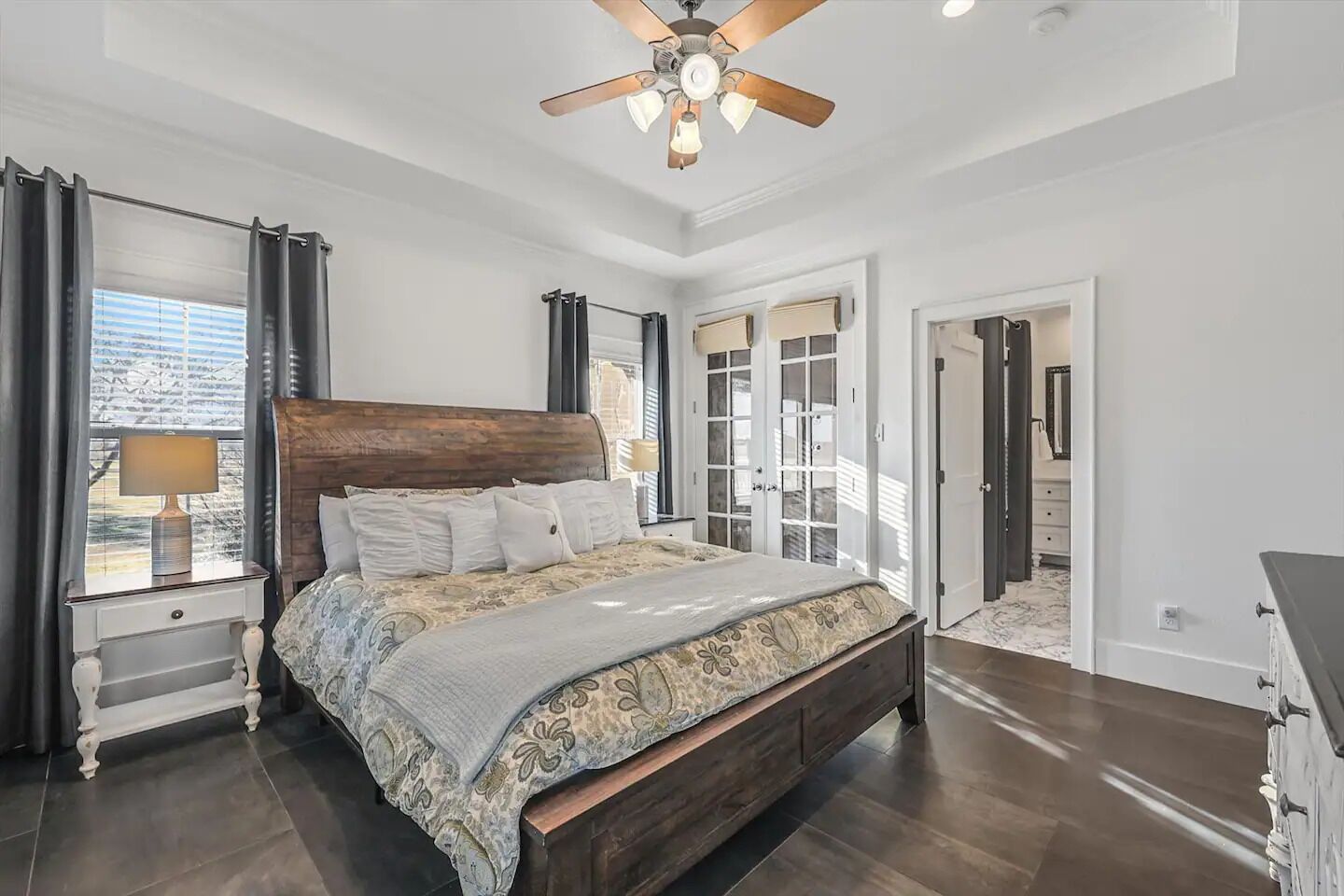 Sparkling Pool! Gorgeous 6 Bed 5 Bath on 3 Acres