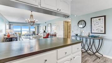 Apartment, 2 Bedrooms | Interior