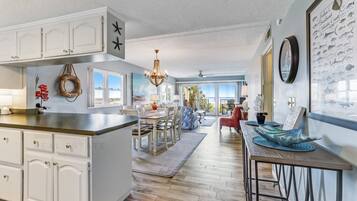 Apartment, 2 Bedrooms | Interior