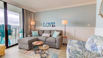 Condo, 1 Bedroom | Living area