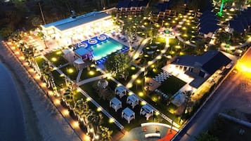 Fassade der Unterkunft – Abend/Nacht