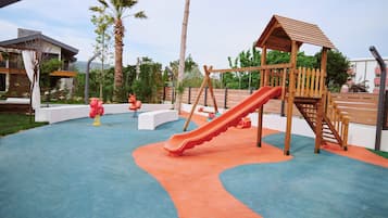Außen-Kinderspielplatz