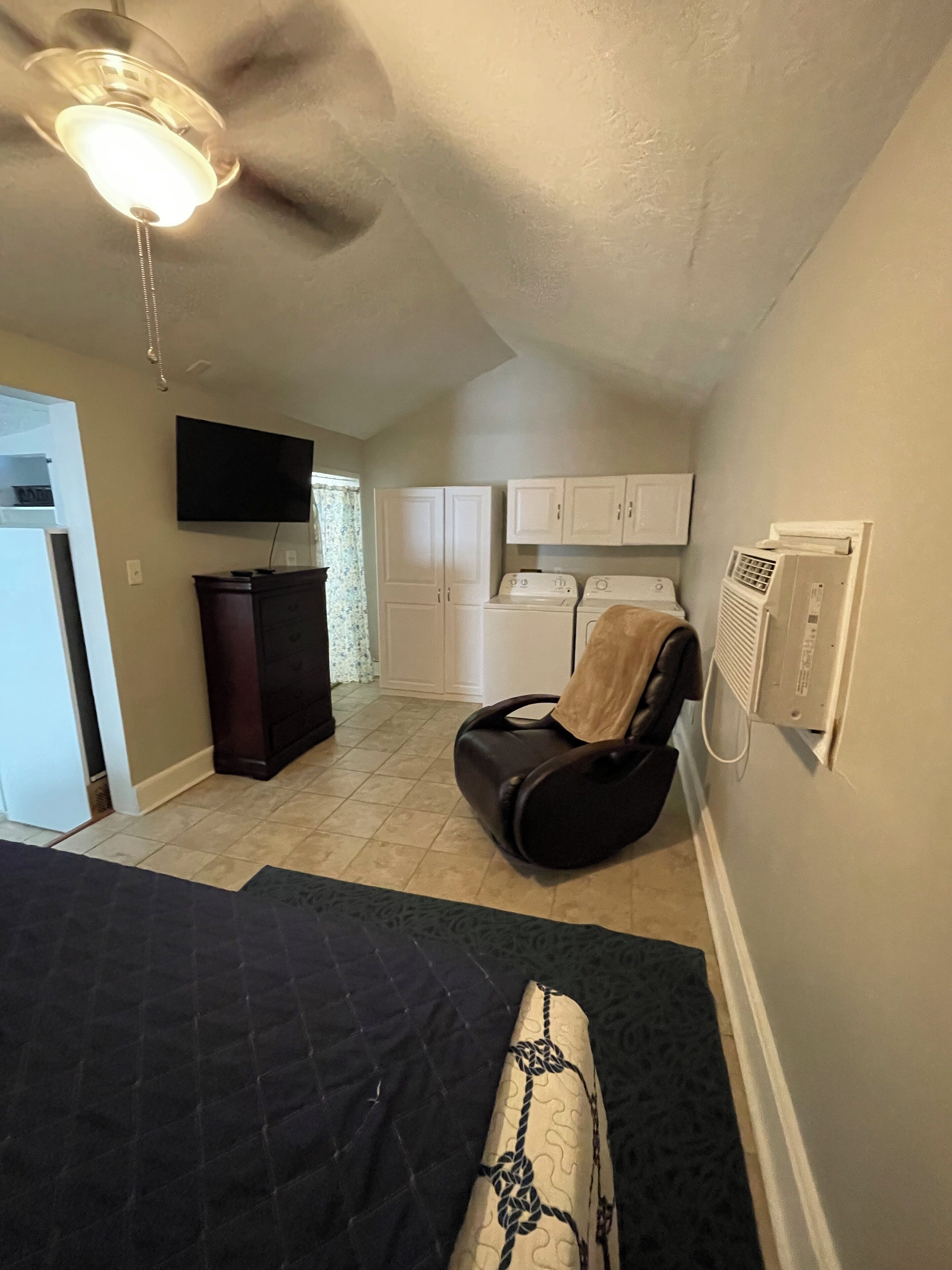 1 chambre, bureau, fer et planche à repasser, Wi-Fi gratuit