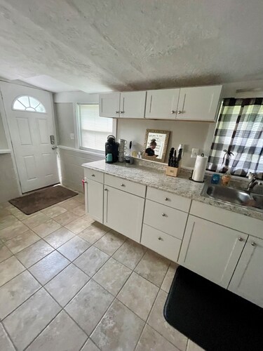 Need lodging for 1 or 2? We have a guest favorite tiny home just for u!!