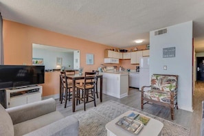Condo, 1 Bedroom | Living area