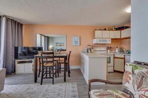 Condo, 1 Bedroom | Private kitchen