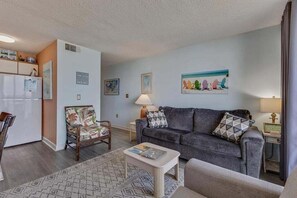 Condo, 1 Bedroom | Living area