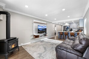 Condo, 1 Queen Bed, Fireplace, Mountain View (Bijou at The Lake) | Living area | 50-inch flat-screen TV with digital channels, fireplace