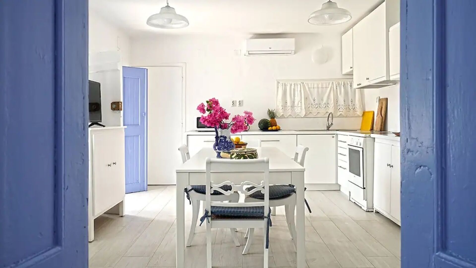 Pleiades, a prefect hideaway near the beach