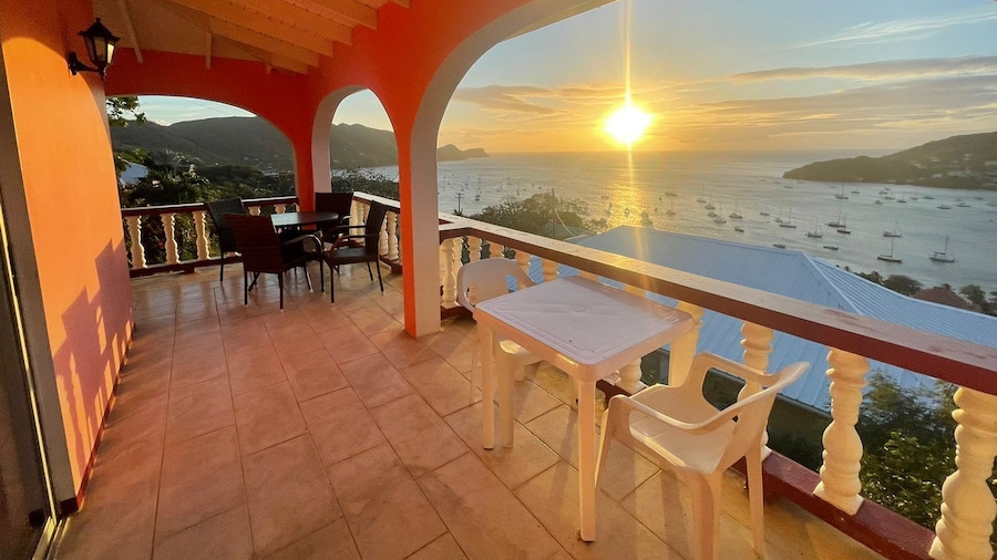 Immaculate 3 Bed Villa Overlooking Admiralty Bay