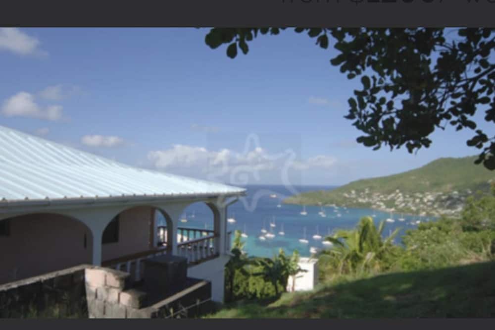 Immaculate 3 Bed Villa Overlooking Admiralty Bay