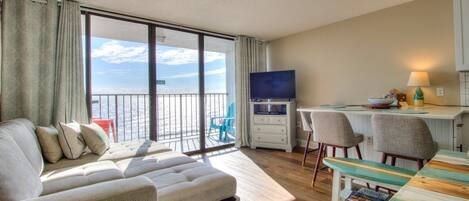 Condo, 1 Bedroom | Living area