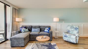 Condo, 1 Bedroom | Living area