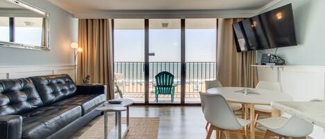 Condo, 1 phòng ngủ | Khu phòng khách