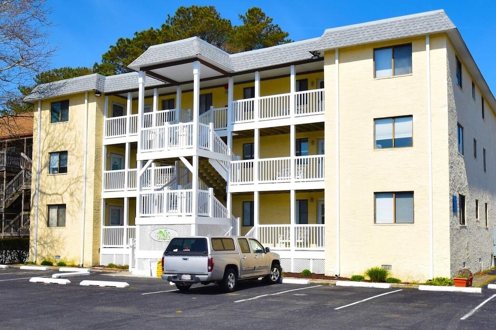 Bay Vista 102 2 Bedroom Condo by Redawning