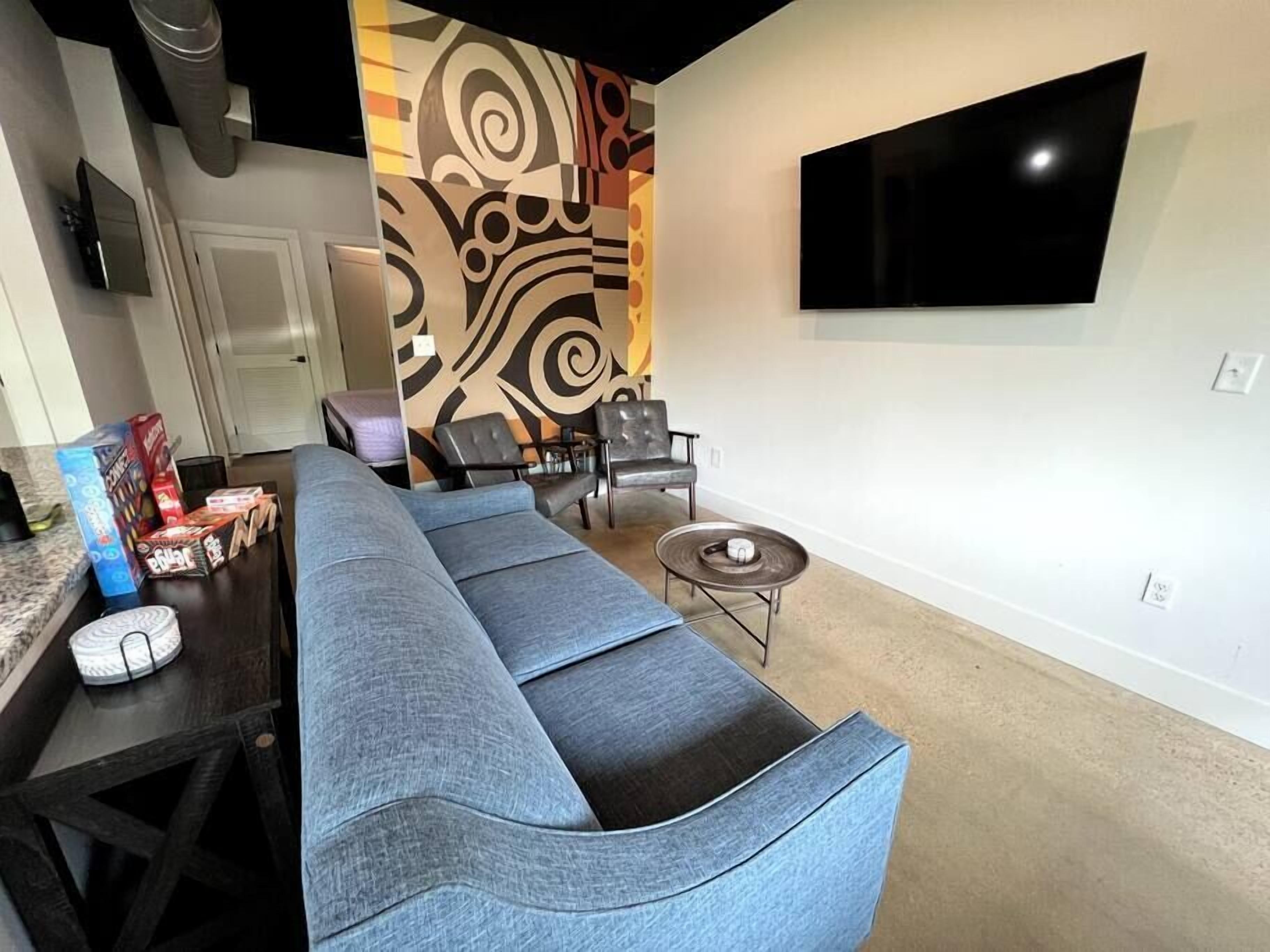 BNA Carpet Condo - No Housekeeping