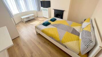 House | 4 bedrooms, iron/ironing board, free WiFi, bed sheets