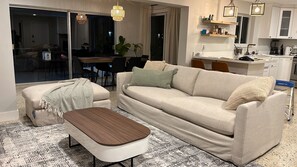 Living area - Entire Home | Spa feelings minutes from the beach (Hollywood)