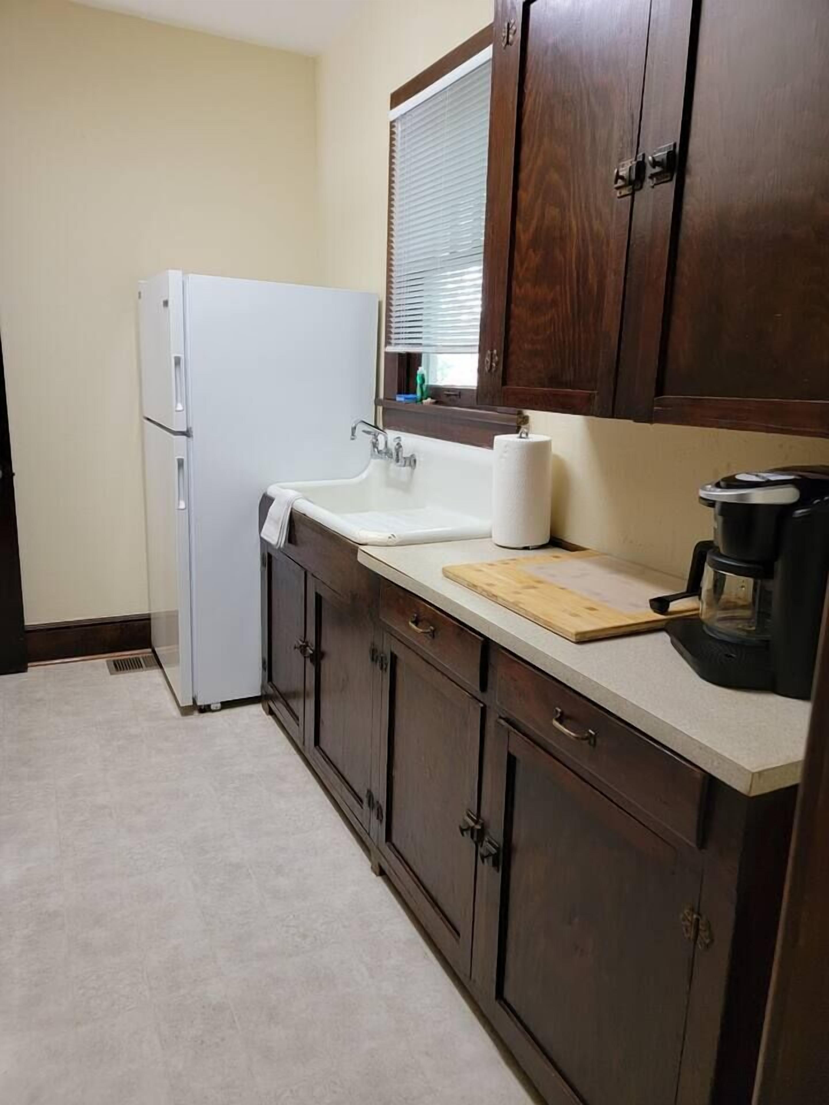 Historic Carriage House-True One Bedroom Apartment