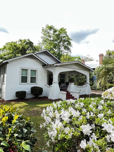 L👀K at my BIG PORCH & BIG parking area!