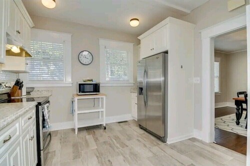 L👀K at my BIG PORCH & BIG parking area!