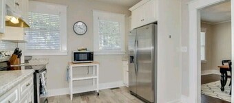 L👀K at my BIG PORCH & BIG parking area!