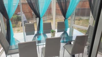 House | Tempat makan