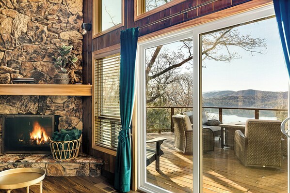 Casa, varias camas, patio, vista a la montaña (Alpen Adventures) | Interior