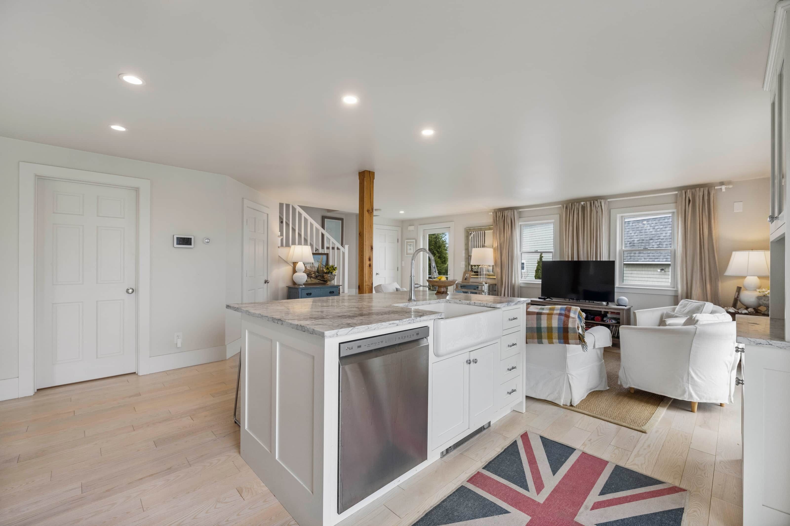 Exquisite Waterfront Retreat - Lindsay