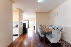 Dining - Sydney Two-Level 3BDR 3BATH near CBD & Olympic Park (Burwood)