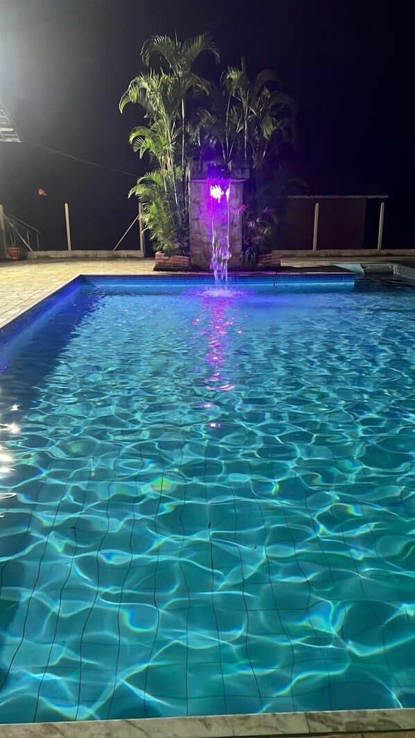 TV, toys - Pousada Ananda Chalés (São Pedro)