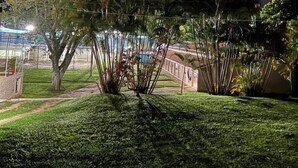TV, toys - Pousada Ananda Chalés (São Pedro)