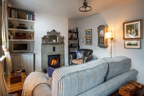 TV, DVD player - White O Morn - Two Bedroom Cottage, Sleeps 3 (Conwy)