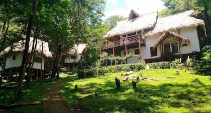 Tuani Lodge-off grid eco Casitas close to the beach