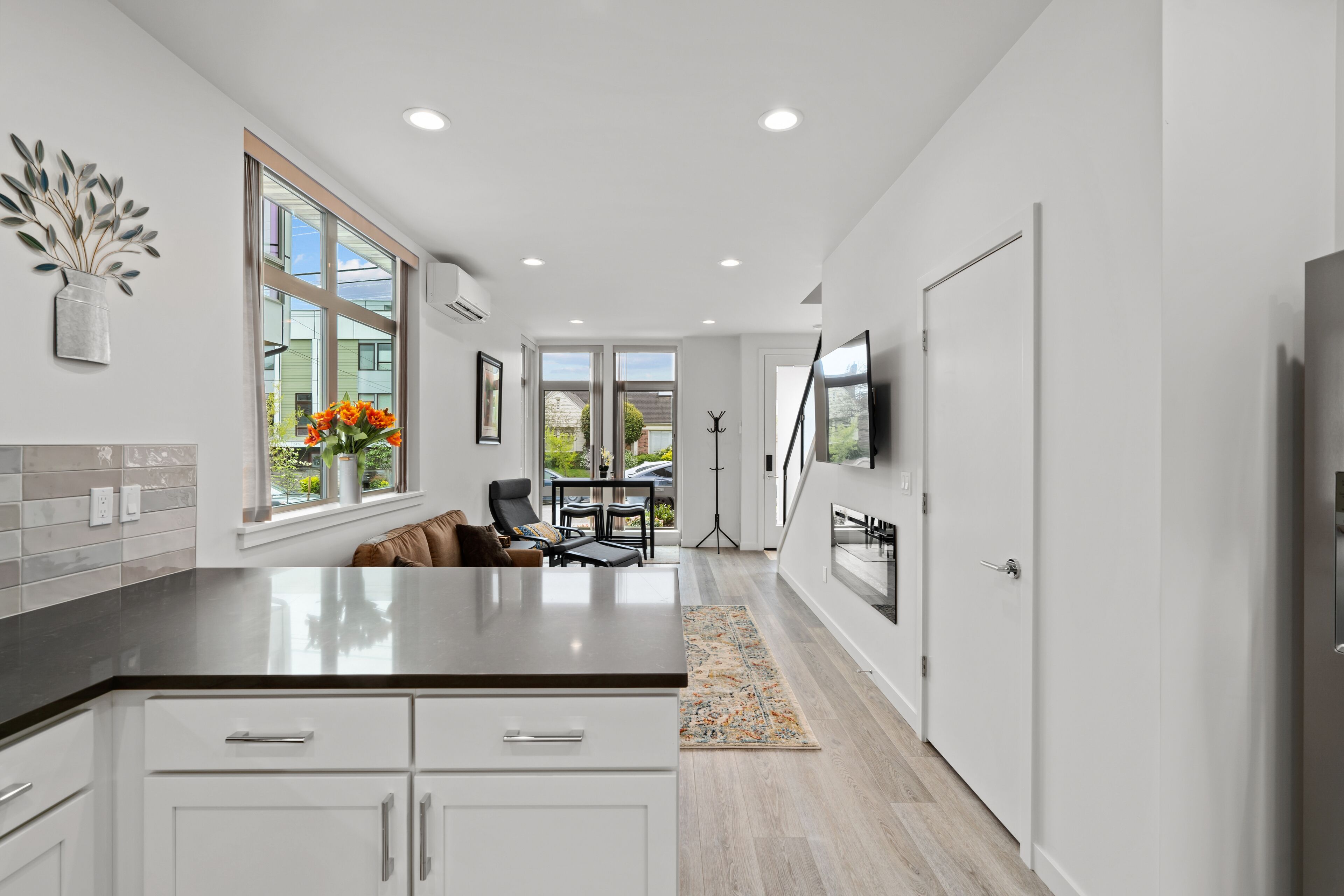 New Ballard Home In Trendy Walkable Neighborhood - Seattle, WA