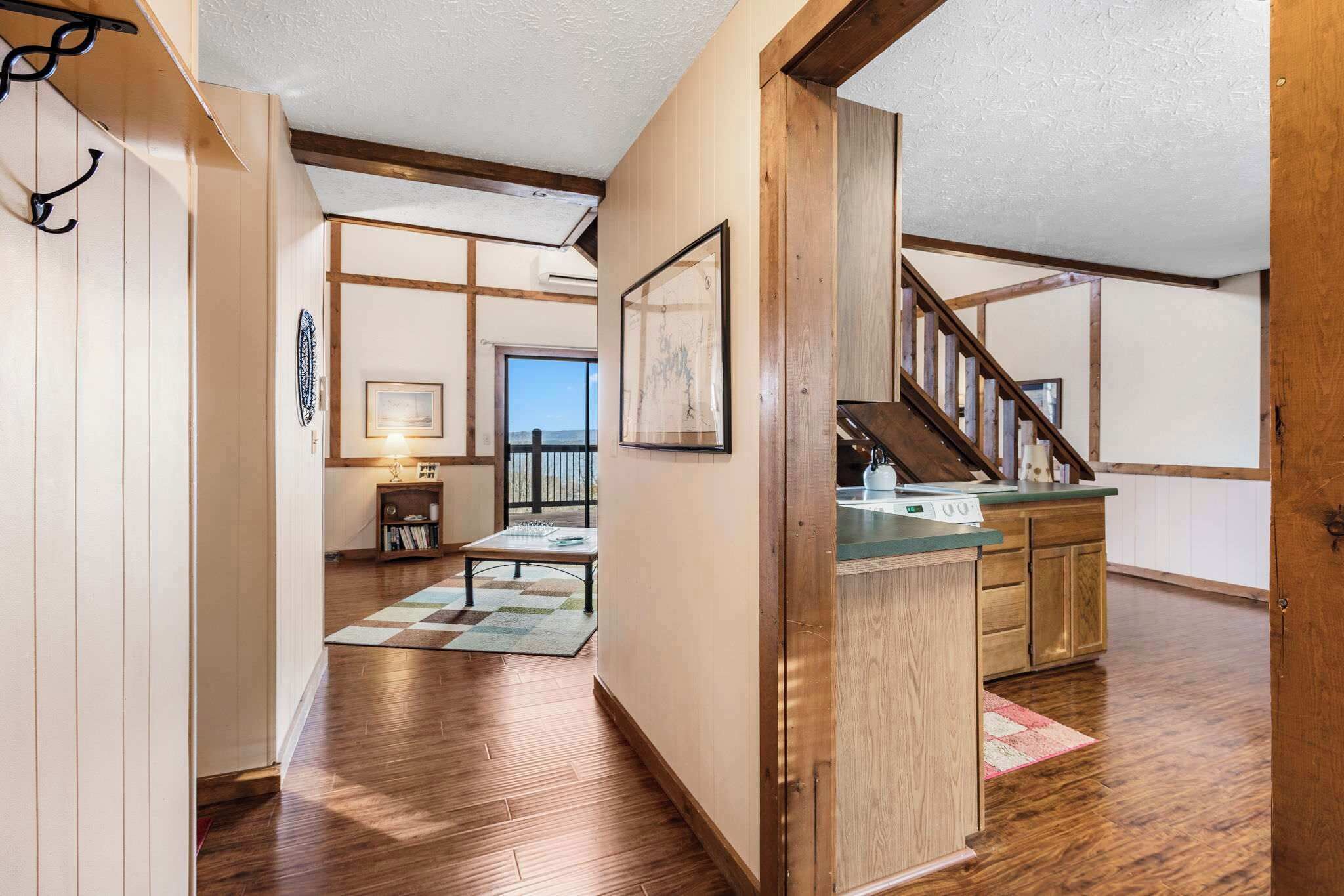 Cabin, Multiple Beds, Balcony, Mountain View (The Cottages on Lake Bluff) | Interior