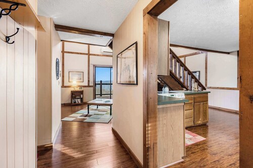 The Cottages on Lake Bluff -nearby Table Rock Lake!