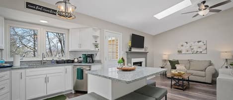 المنشأة من الداخل