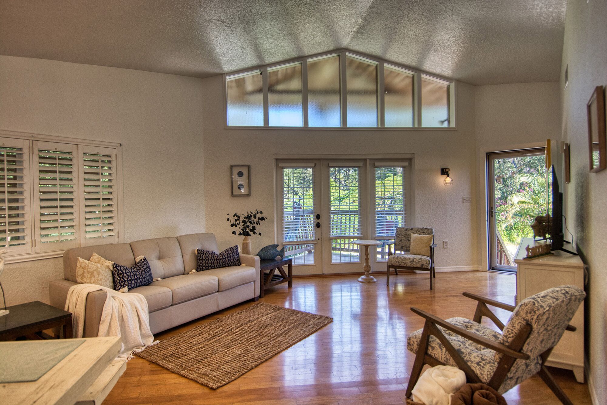 ***Large House with Heated Salt Water Pool