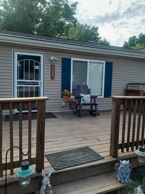 Terrace/patio - Gleason's Getaway (South Haven Charter Township)